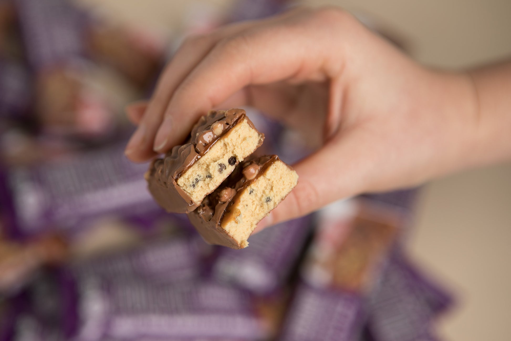 CHOCOLATE CARAMEL AND COOKIE DOUGH Candy & Chocolate fulfilnutrition-ie
